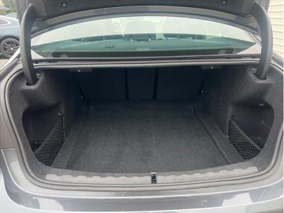 2019 BMW 3 Series — interior view
