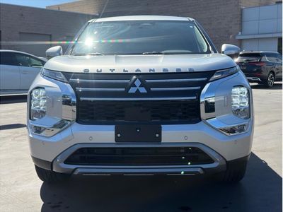 2025 Mitsubishi Outlander — side profile view