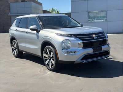 2025 Mitsubishi Outlander — rear three-quarter view