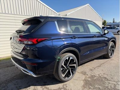 2025 Mitsubishi Outlander PHEV — detail view