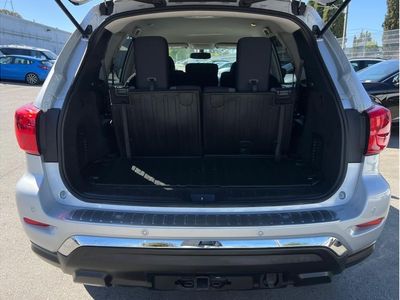 2019 Nissan Pathfinder — interior view