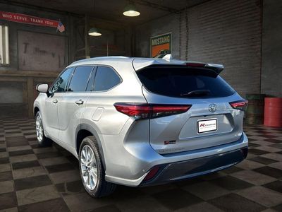 2020 Toyota Highlander — detail view