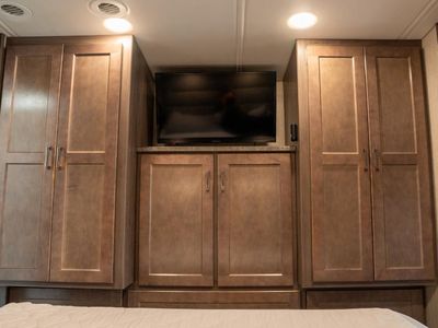 2021 Winnebago ADVENTURER - Photo 17