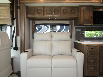 2026 Fleetwood DISCOVERY LXE - Photo 7