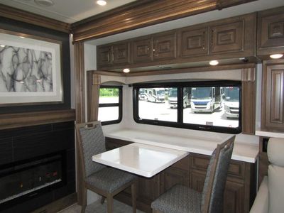 2026 Fleetwood DISCOVERY LXE - Photo 14