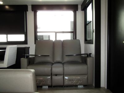 2026 Jayco CYCLONE - Photo 12