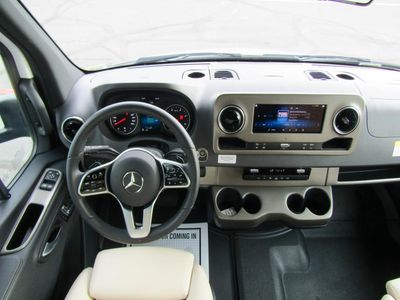 2025 Winnebago VIEW - Photo 2