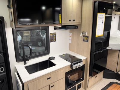 2026 Grand Design LINEAGE SERIES M - Photo 10