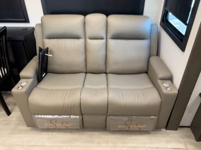2026 Jayco MILESTONE - Photo 7