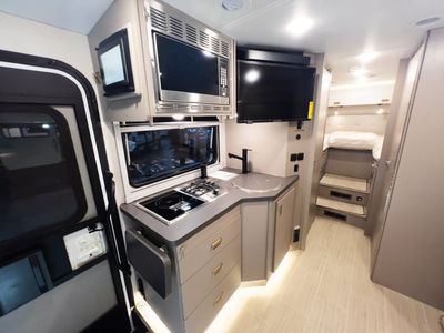 2026 Winnebago VIEW — photo 10 view