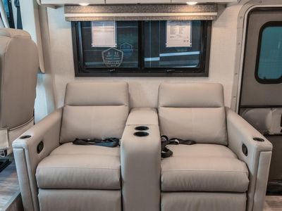 2026 Thor Motor Coach VEGAS - Photo 13