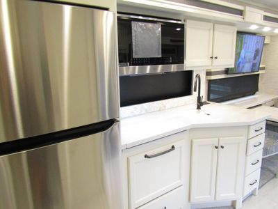 2026 Tiffin ALLEGRO BAY — photo 8 view