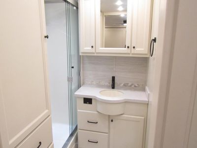 2026 Tiffin ALLEGRO BAY — photo 16 view