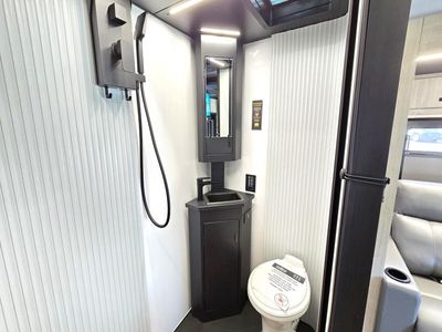 2026 Grand Design LINEAGE SERIES M - Photo 18