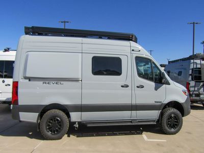2026 Winnebago REVEL - Photo 14