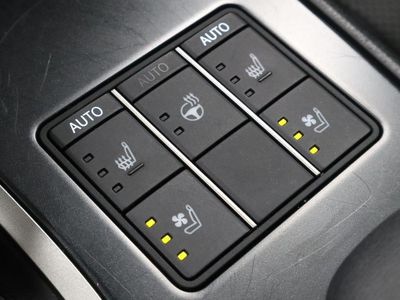 2023 Lexus UX 250h — detail view