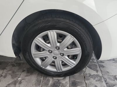 2023 Kia Rio — detail view