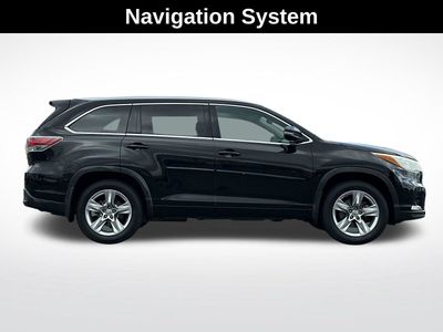 2015 Toyota Highlander — side profile view