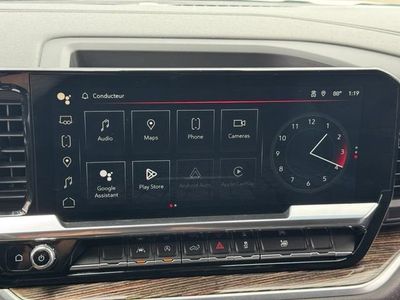 2023 GMC Sierra 1500 — interior view