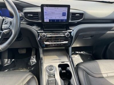 2022 Ford Explorer — side profile view