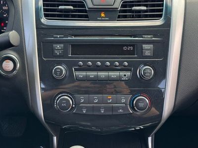 2013 Nissan Altima — rear three-quarter view