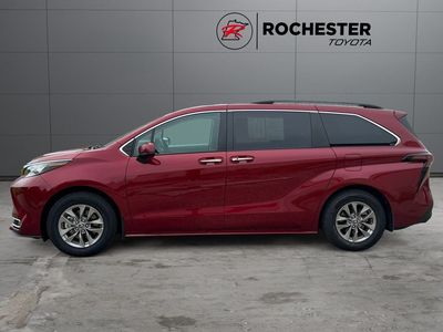 2023 Toyota Sienna — side profile view