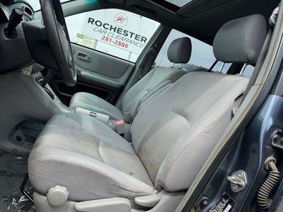 2007 Toyota Highlander — interior view