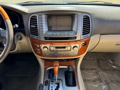 2005 Lexus LX — side profile view