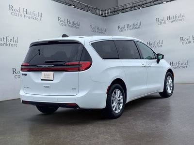 2027 Chrysler Pacifica — detail view