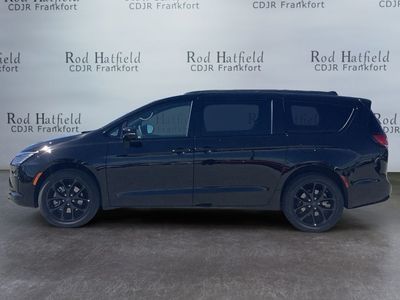 2027 Chrysler Pacifica — side profile view