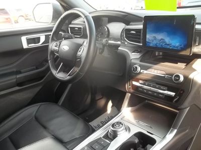 2020 Ford Explorer — detail view