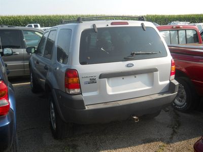 2002 Ford Escape — rear three-quarter view