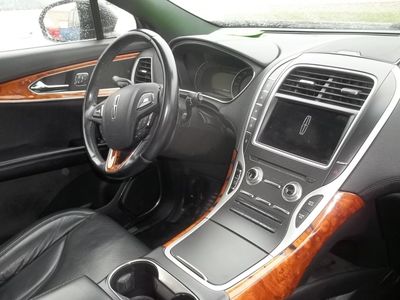 2016 Lincoln MKX — detail view