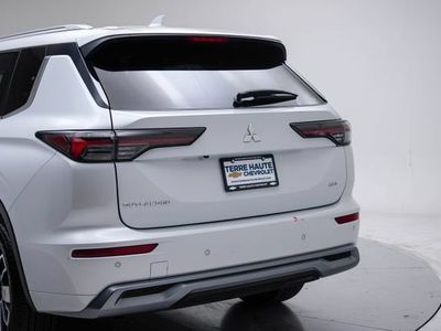 2025 Mitsubishi Outlander — interior view