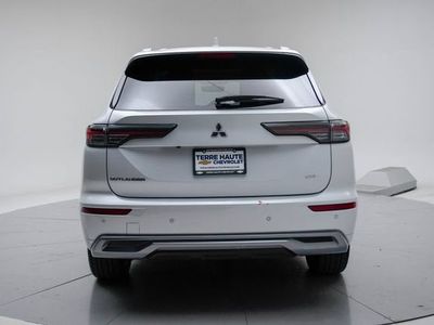 2025 Mitsubishi Outlander — detail view