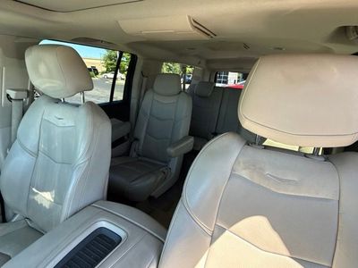 2019 Cadillac Escalade ESV — detail view