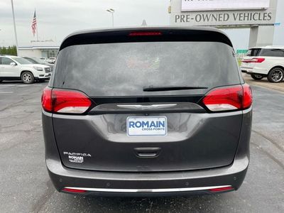 2018 Chrysler Pacifica — interior view
