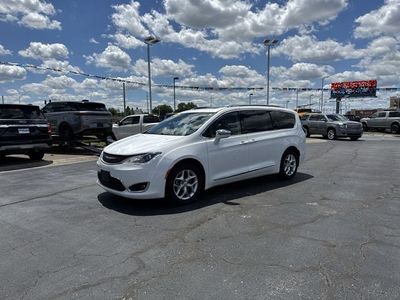 2019 Chrysler Pacifica — side profile view