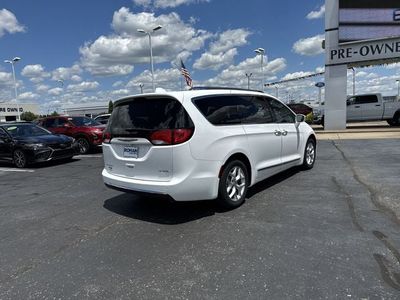 2019 Chrysler Pacifica — detail view