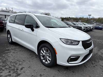 2026 Chrysler Pacifica — side profile view