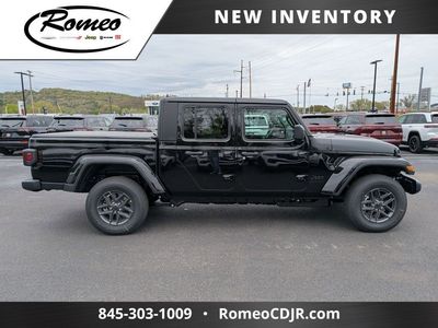 2026 Jeep Gladiator — side profile view