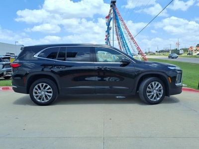 2025 Buick Enclave — detail view