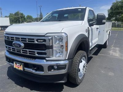 2025 Ford F-450 — side profile view