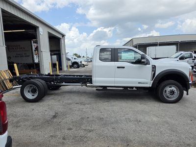 2025 Ford F-550 — interior view