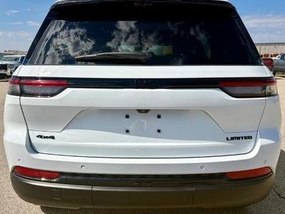 2025 Jeep Grand Cherokee — interior view