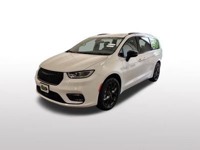 2026 Chrysler Pacifica — side profile view