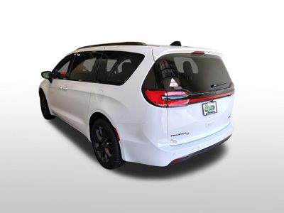 2026 Chrysler Pacifica — rear three-quarter view