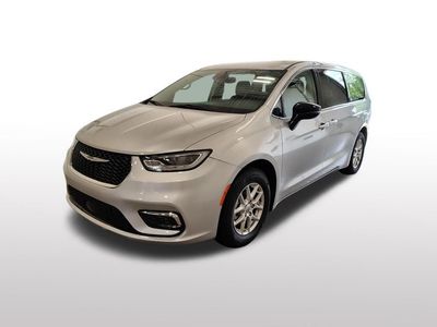 2024 Chrysler Pacifica — side profile view