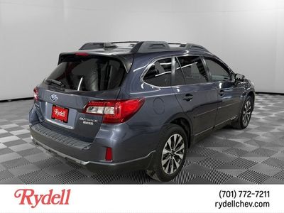 2017 Subaru Outback — detail view