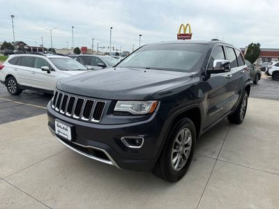 2014 Jeep Grand Cherokee — interior view
